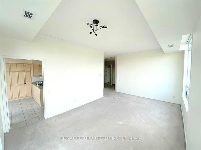 5 Emerald Ln #Penthouse 101 — Photo 6
