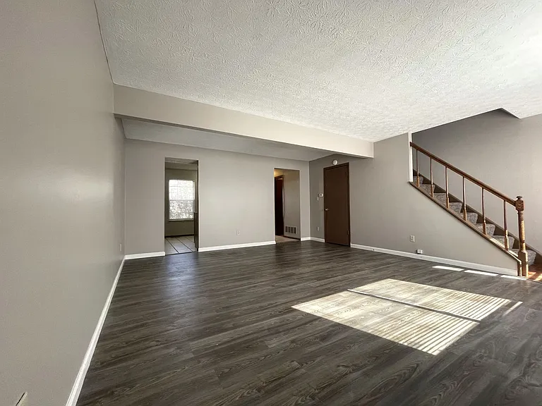 2413 Edmonton Rd — Photo 7