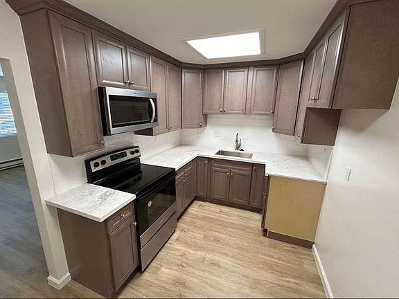 4th image of 432 Richmond Dr #4