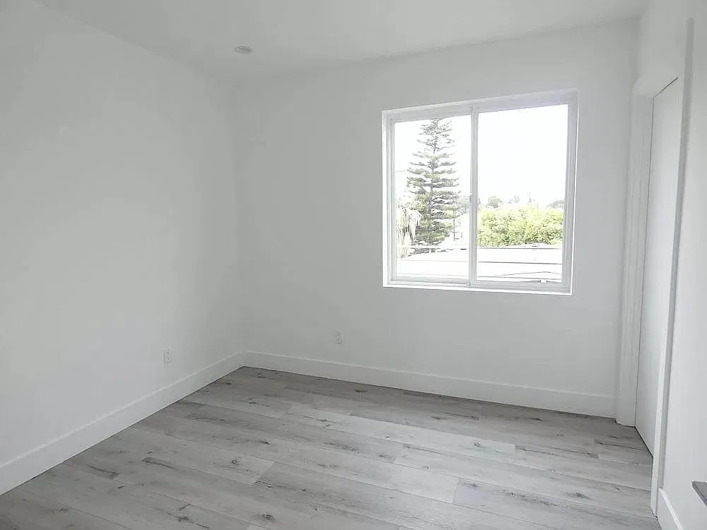 3 bed, 2.5 bath, 1939 sqft, $3,845 — Photo 4