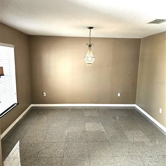 551 Stonewall Ave — Photo 4