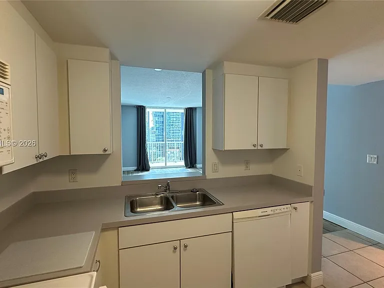 1250 S Miami Ave #1012 — Photo 6
