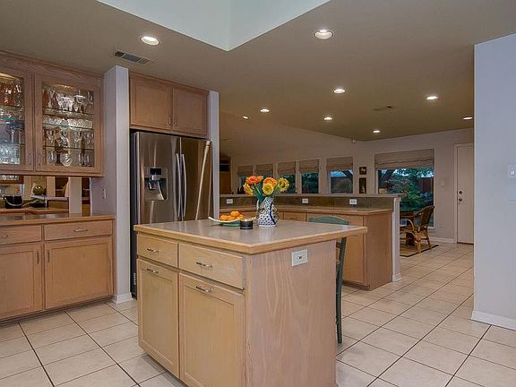 2nd image of 6826 Quarterway Dr