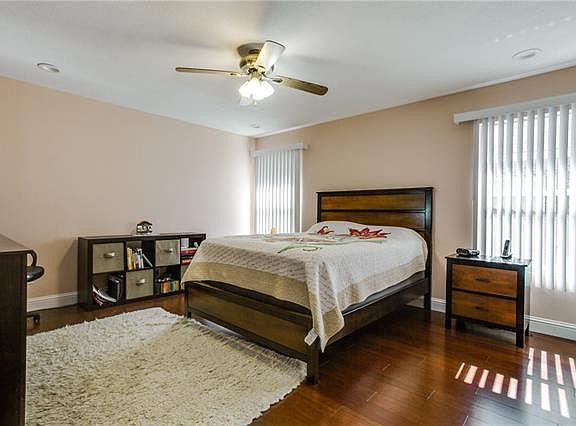 4th image of 2705 Deerborn St