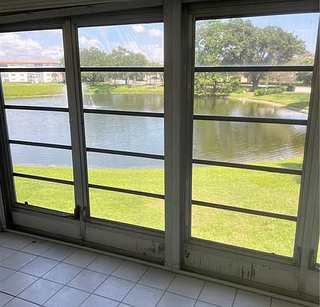 4th image of 4301 Martinique Cir APT D3