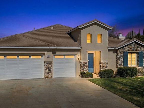 2nd image of 41861 Montallegro St