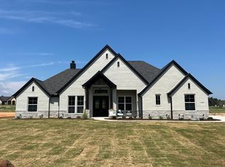 529 Ford Flts, Springtown, TX 76082