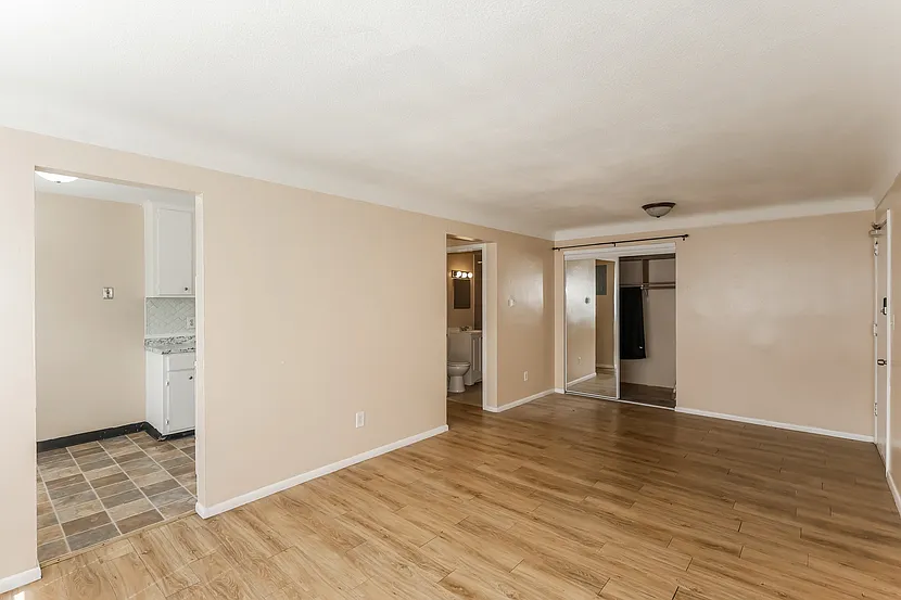 2 bed, 850 sqft, $1,195 — Photo 2
