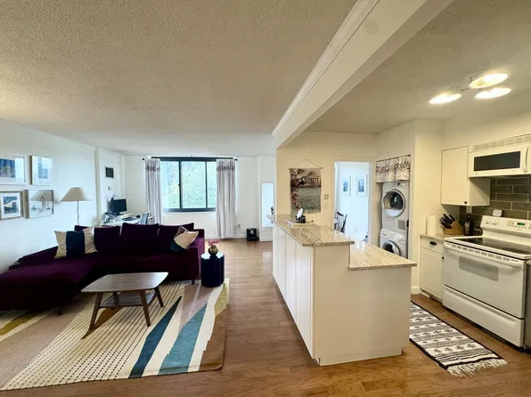 5500 Holmes Run Pkwy, Alexandria, VA