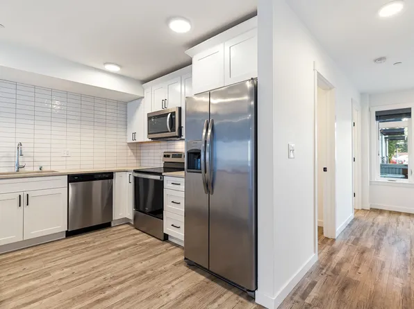 Modern Townhomes Centrally Located Near Downtown Lynden, 211 Grover St #3, Lynden, WA 98264