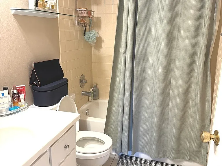 385 Sandhurst Cir #3 — Photo 15