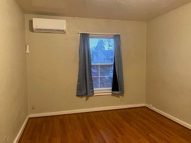 1st image of 3061 34th Ave #1