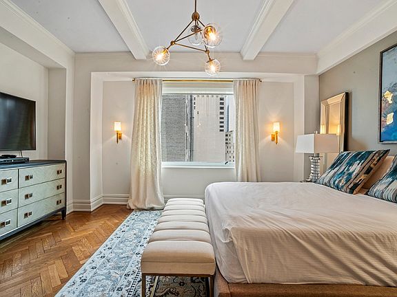 4th image of 160 Central Park S #2118/20