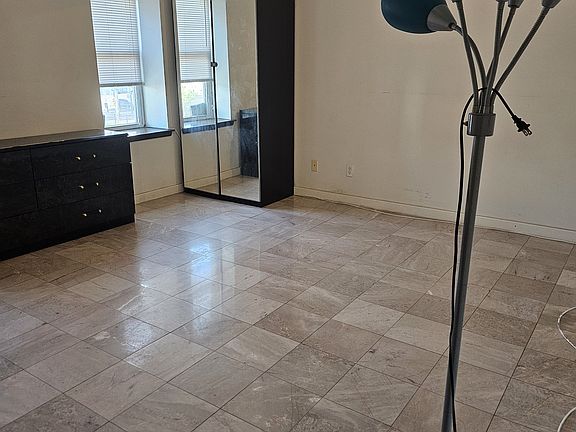 3rd image of 1233 Vine St APT 3