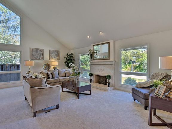 3rd image of 17364 Grosvenor Ct