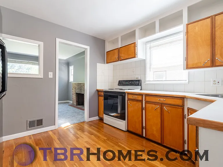 4285 S Delaware St — Photo 5