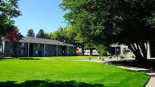 Lincoln Garden Photo 1