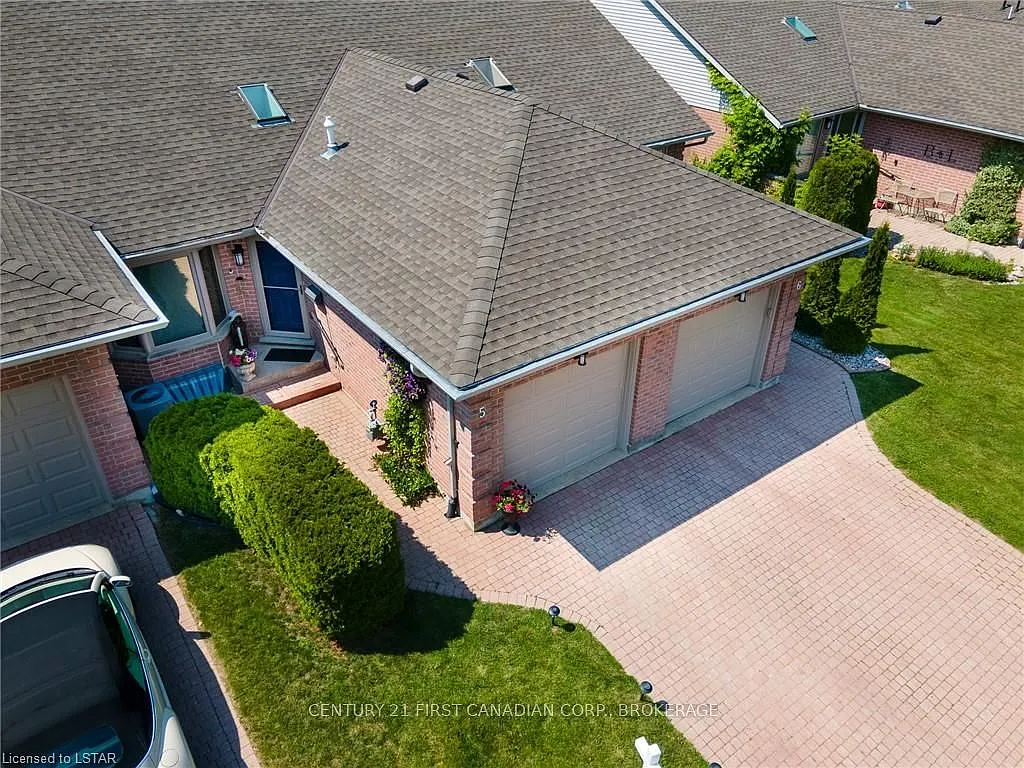 3 bed, $2,200 — Photo 1
