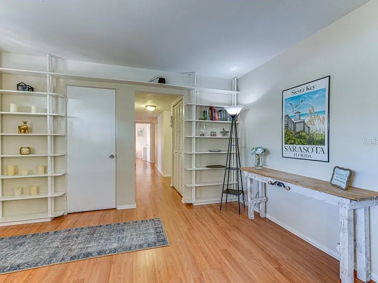 2301 Kalin Ln — Photo 21