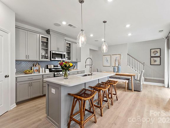 5th image of 14053 Lake Home Ln