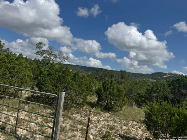 2652 Dead Poacher LOT 25, Bandera, TX 78003