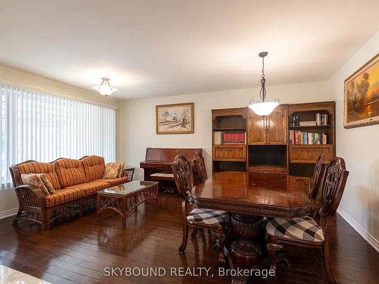 1343 Islington Ave — Photo 3