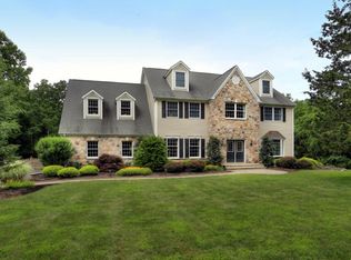 71 Bissell Rd, Lebanon, NJ 08833