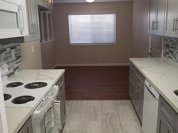 3rd image of 4345 Lynfield Ln