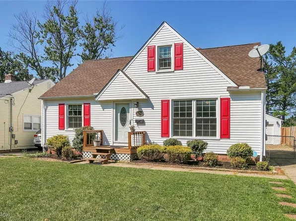 10760 Woodview Blvd, Parma Heights, OH 44130