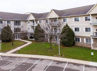 140 W Commerce Blvd UNIT 104, Slinger, WI 53086