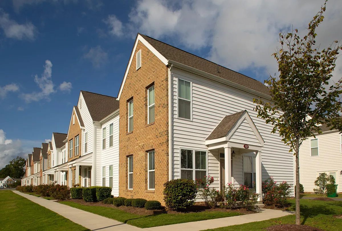 Building Photo - Yorktown Arch