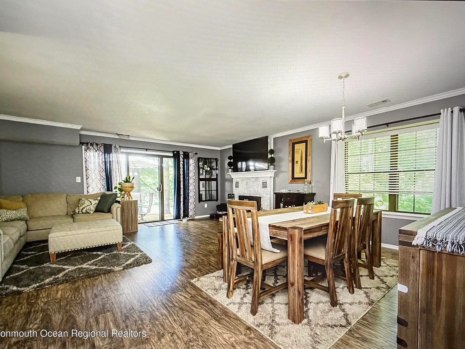 3 bed, 2.5 bath, 1254 sqft, $3,300 — Photo 2