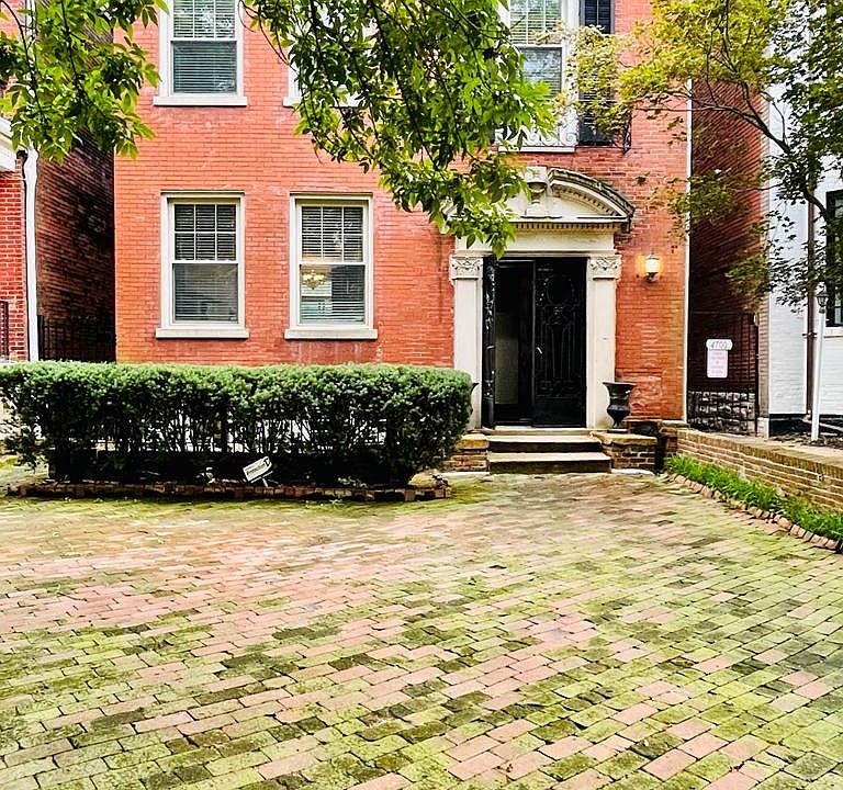 Multifamily home Main entrance