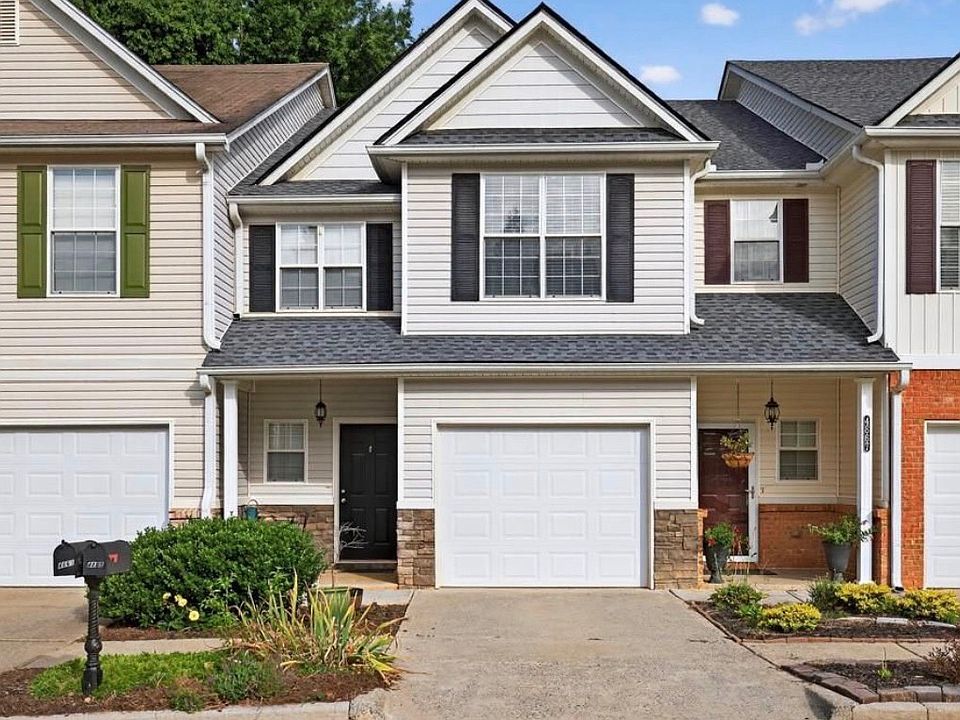 Welcome to 4865 Beacon Ridge Lane in the Waterstone Crossing community