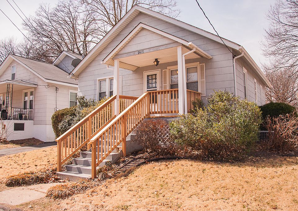 1st image of 2417 Wallis Ave