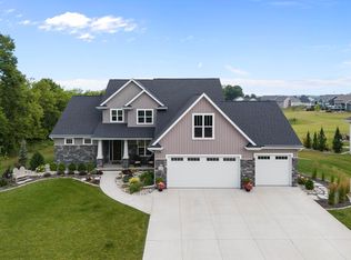 W7096 Crestfield Way, Greenville, WI 54942