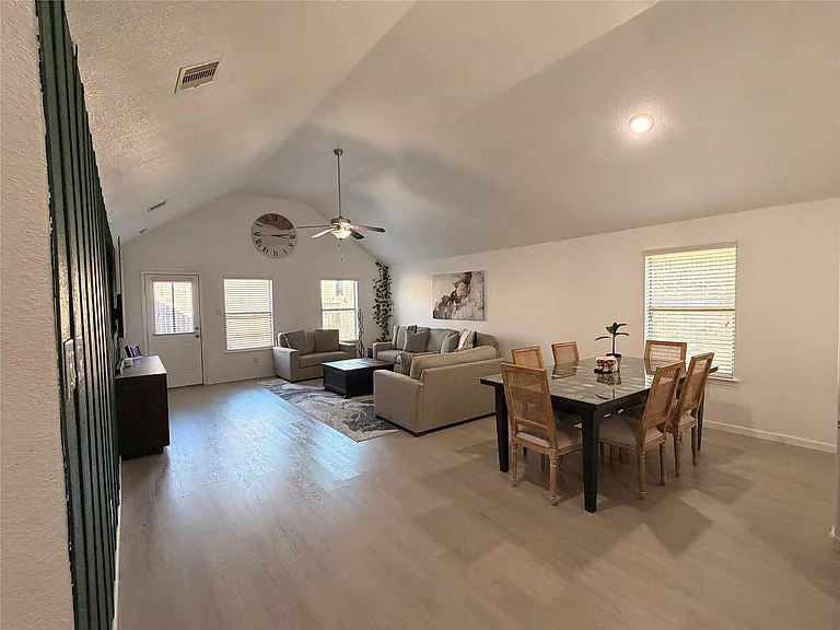 21106 Kirkland Woods Dr — Photo 4