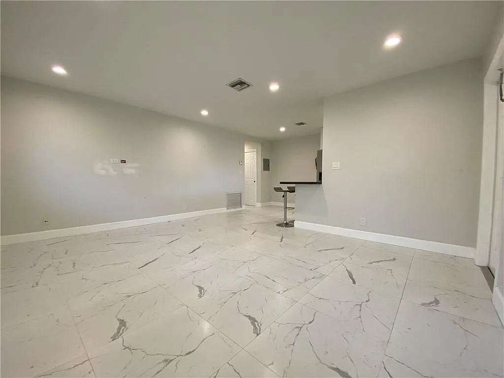 1 bed, 1.0 bath, 860 sqft, $2,249 — Photo 4