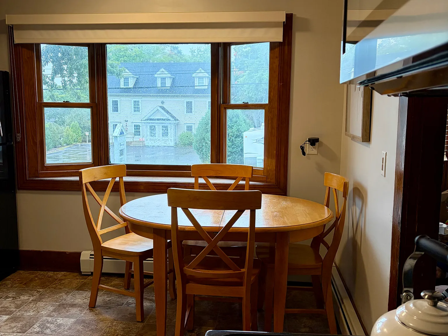 2 bed, 1035 sqft, $2,200 — Photo 3
