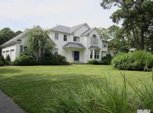26 Hilltop Ln, Manorville, NY