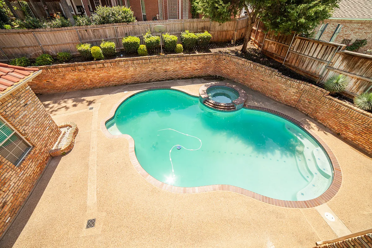 Building Photo - 2423 River Rock Cir