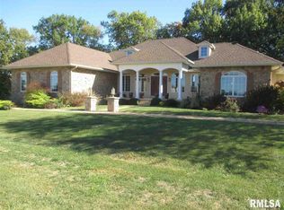 1716 Winged Foot Dr, Pekin, IL 61554