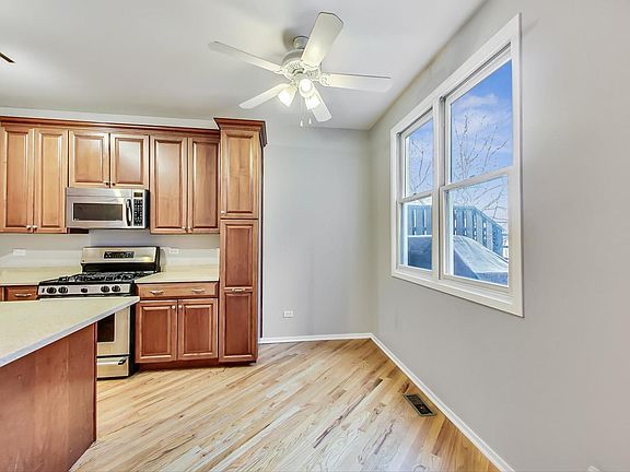 3rd image of 1537 S Michigan Ave Unit 6