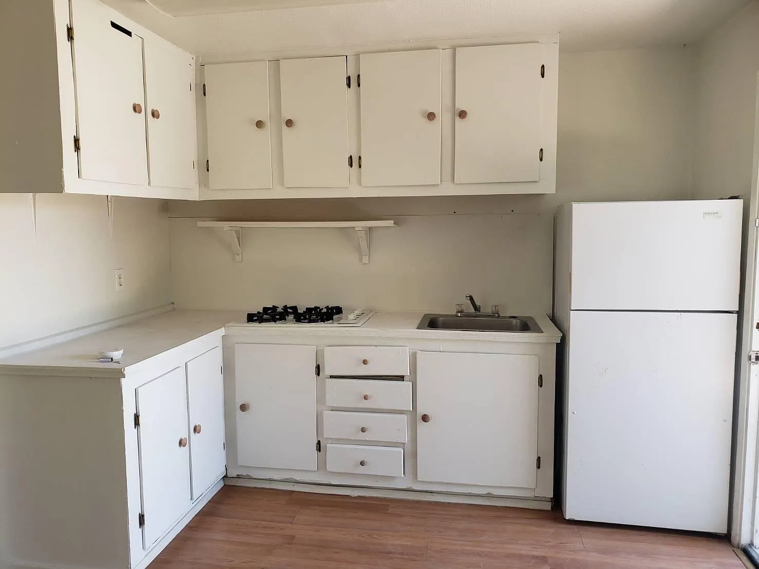 680 East St — Photo 3