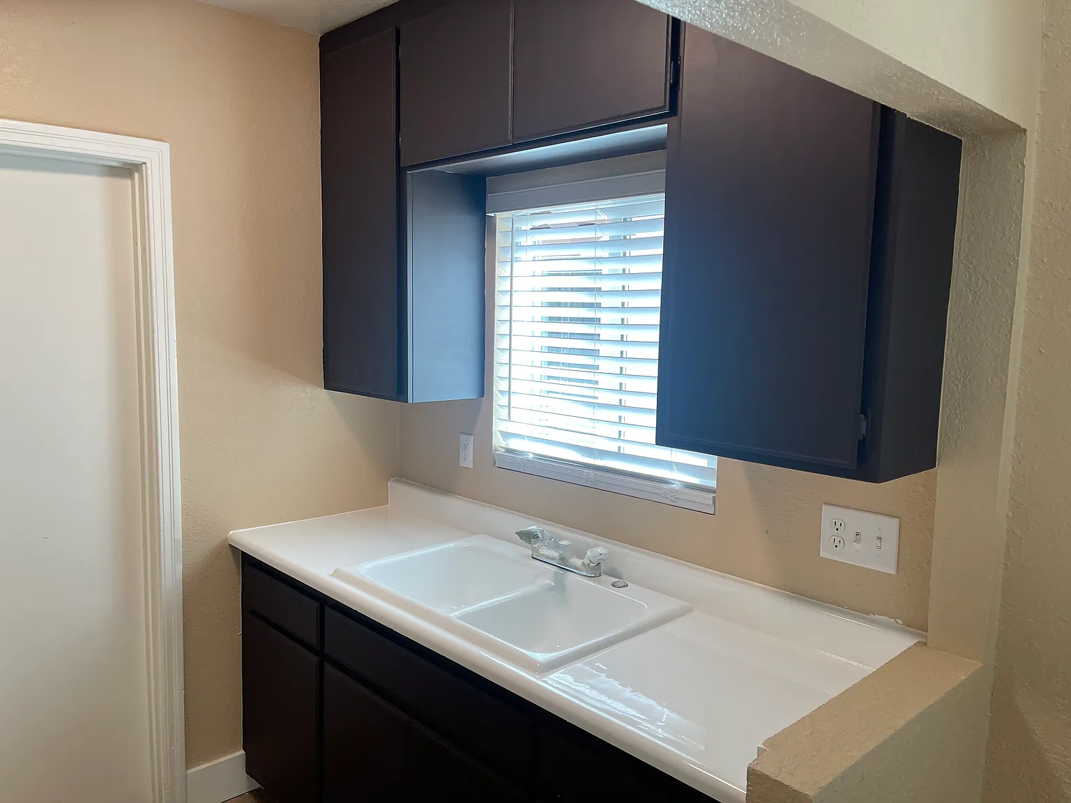 1 bed, 400 sqft, $1,950 — Photo 1