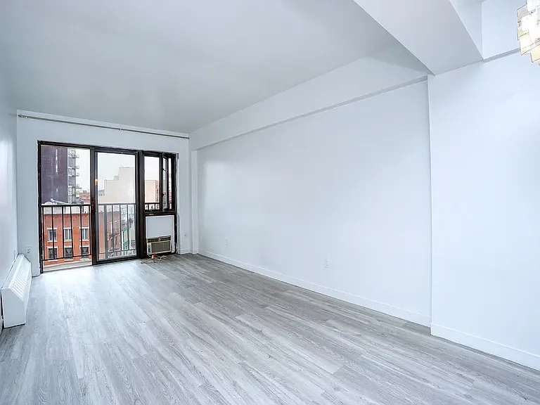 135 Division St #8C — Photo 3