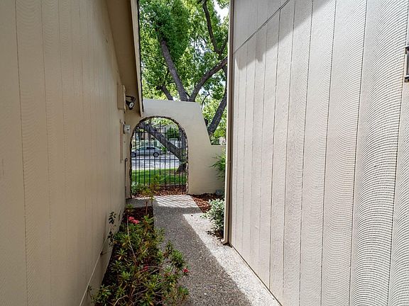 5th image of 5900 Gloria Dr