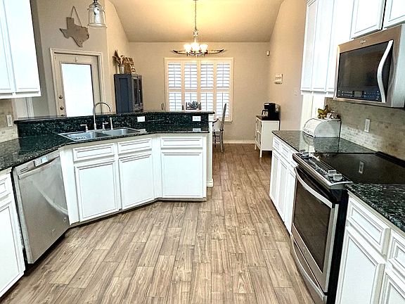 2nd image of 7005 Vineyard Dr