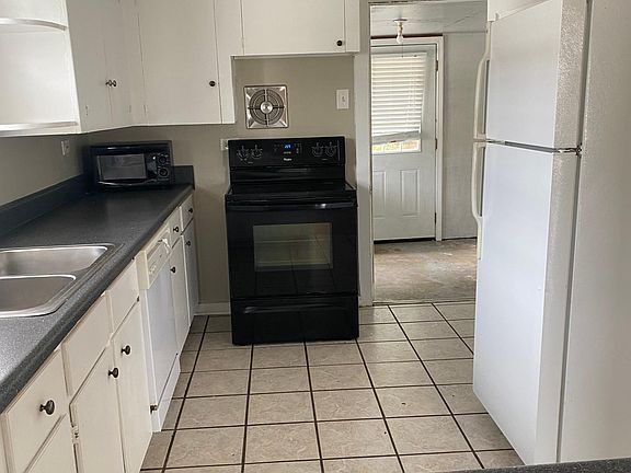 3rd image of 1413 14th St E