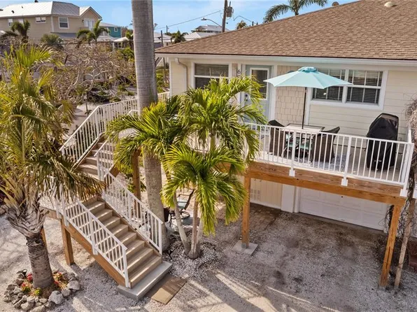 6925 Holmes Blvd, Holmes Beach, FL 34217